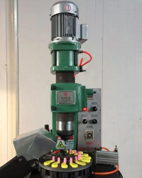 怎樣安全地操作氣液增壓鉚接機(jī)？